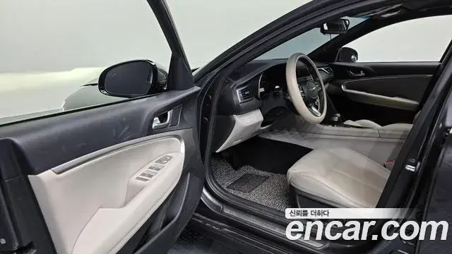 Genesis G70 2021 — ფოტო 30/33