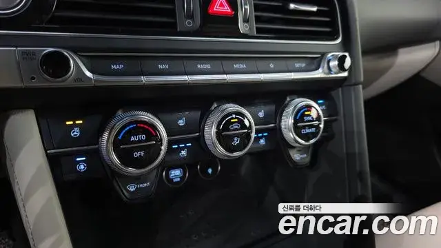 Genesis G70 2021 — ფოტო 10/33