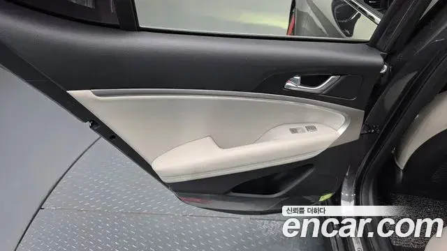 Genesis G70 2021 — ფოტო 19/33