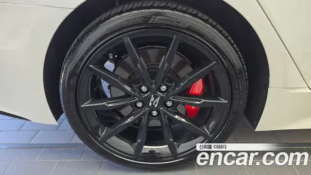Kia Stinger Meister 2020 — ფოტო 18/34