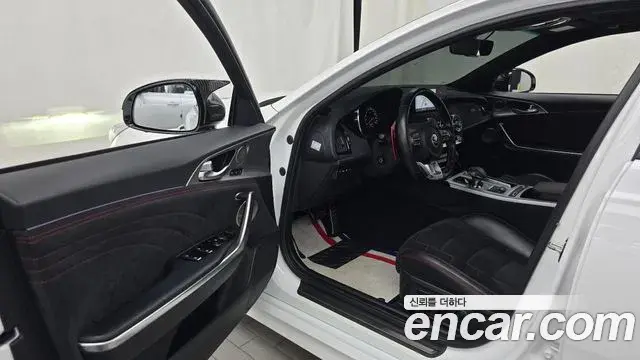 Kia Stinger Meister 2020 — ფოტო 19/34