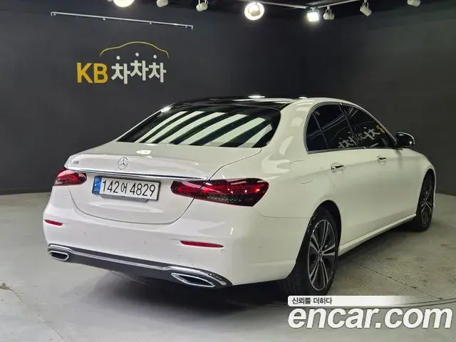 Mercedes-Benz E-Class 2020 — Фото 3/13