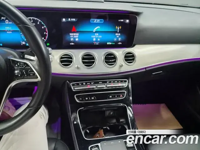 Mercedes-Benz E-Class 2020 — Фото 11/13
