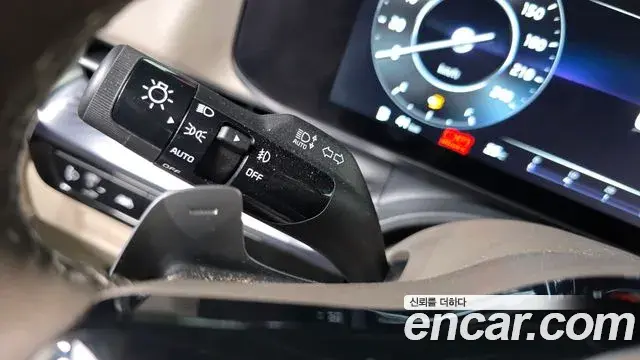 Kia Carnival 2022 — Фото 19/20