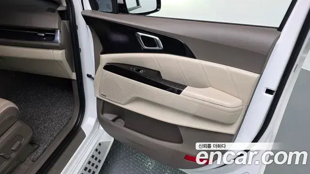 Kia Carnival 2022 — Photo 30/35