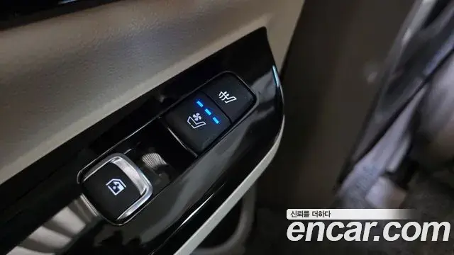 Kia Carnival 2022 — Photo 15/35