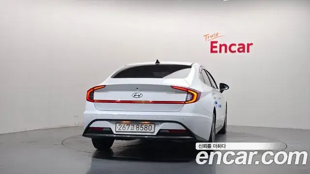 Hyundai Sonata 2022 — Фото 4/20