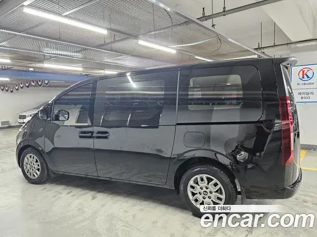 Hyundai Staria 2025 — Фото 3/20