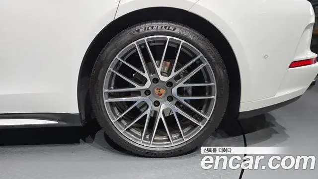 Porsche Panamera 2025 — Photo 13/36