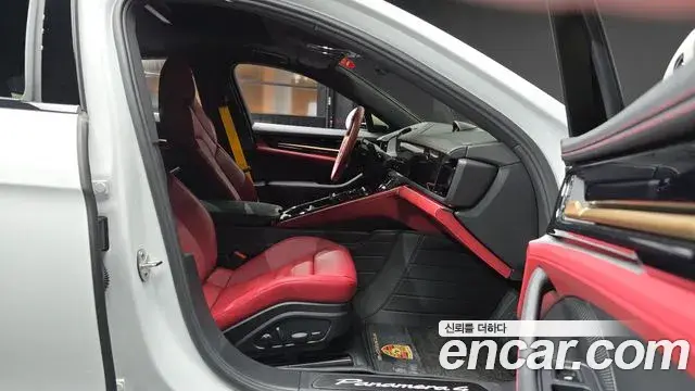 Porsche Panamera 2025 — Photo 34/36