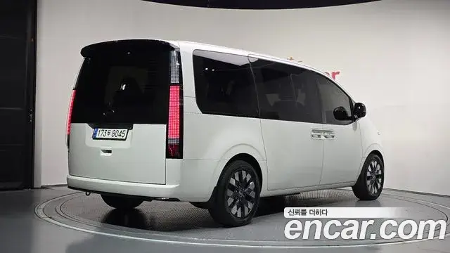 Hyundai Staria 2022 — Фото 2/20