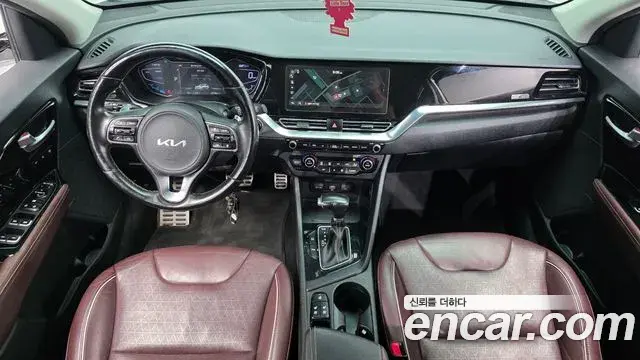 Kia Niro 2021 — ფოტო 20/32