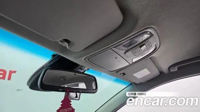 Kia Niro 2021 — ფოტო 8/32
