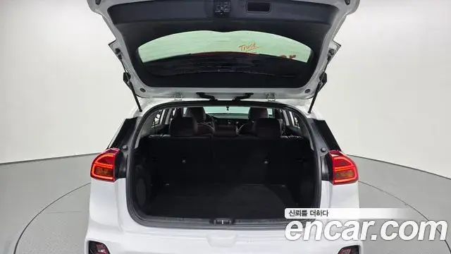 Kia Niro 2021 — ფოტო 3/32