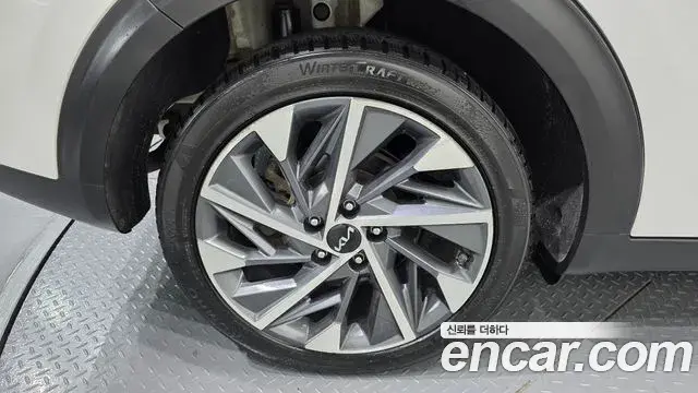 Kia Niro 2021 — ფოტო 31/32