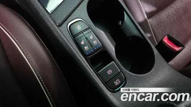 Kia Niro 2021 — ფოტო 4/32