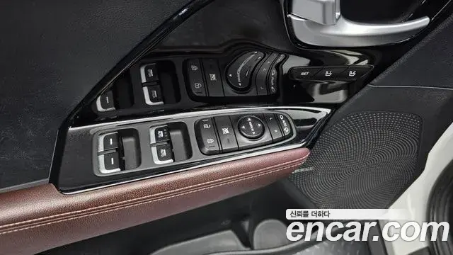 Kia Niro 2021 — ფოტო 23/32