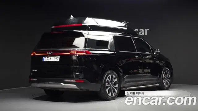Kia Carnival 2023 — Фото 2/20
