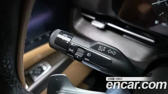 Kia Carnival 2023 — Фото 17/20