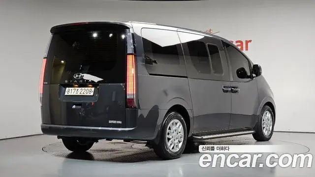 Hyundai Staria 2021 — Фото 2/20