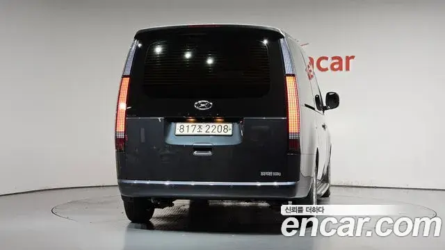 Hyundai Staria 2021 — Фото 4/20
