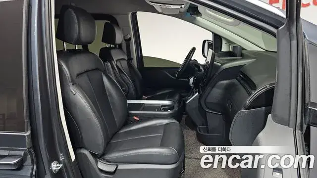 Hyundai Staria 2021 — Фото 11/20