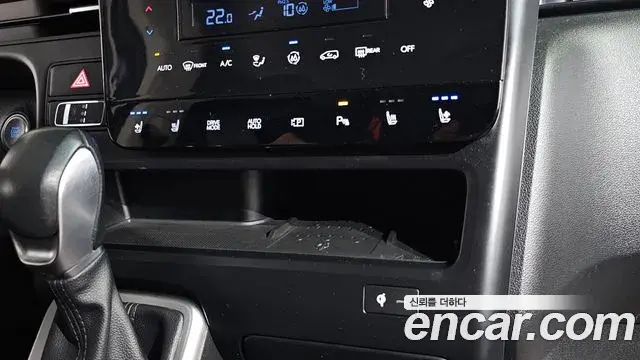 Hyundai Staria 2021 — Фото 18/20