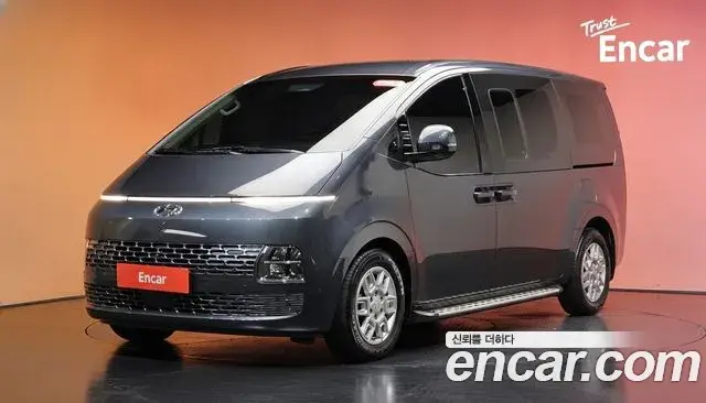 Hyundai Staria 2021 — Фото 1/20
