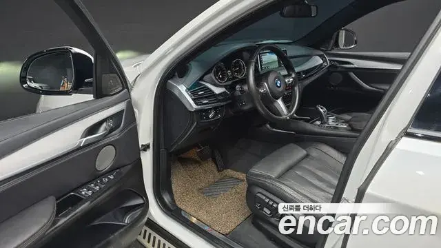 BMW X6 2018 — Фото 10/20