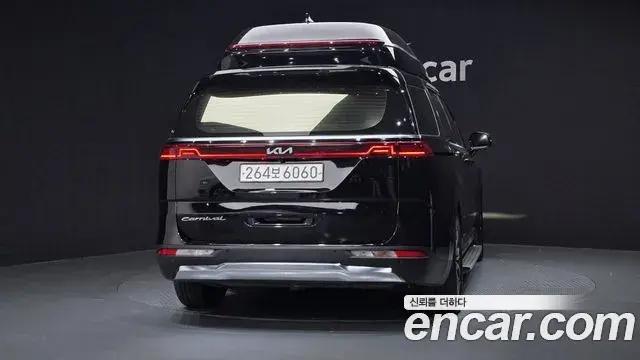 Kia Carnival 2021 — Фото 4/20