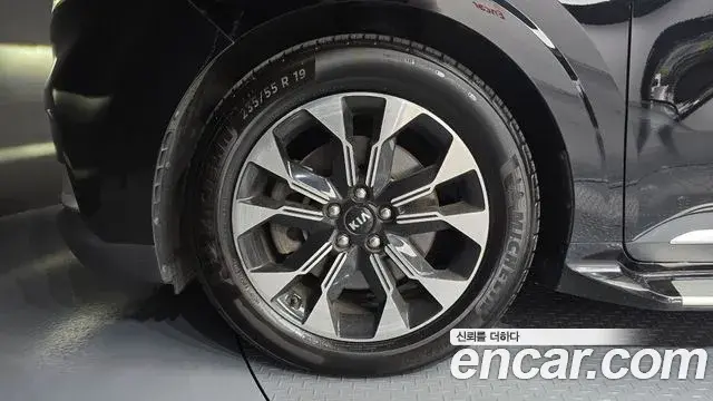 Kia Carnival 2021 — Фото 5/20