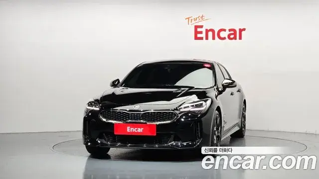 Kia Stinger 2018 — Фото 3/20