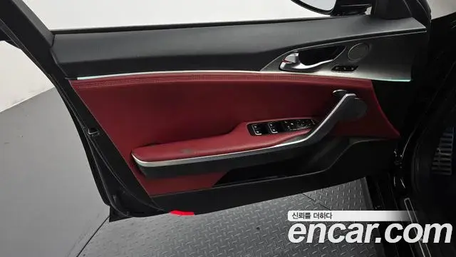 Kia Stinger 2018 — Şəkil 15/30