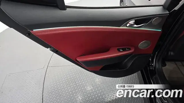 Kia Stinger 2018 — Şəkil 8/30