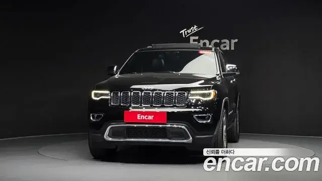 Jeep Grand Cherokee 2021 — Фото 3/20