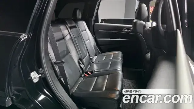 Jeep Grand Cherokee 2021 — Фото 12/20