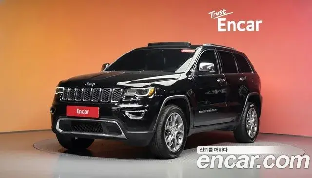 Jeep Grand Cherokee 2021 — Фото 1/20