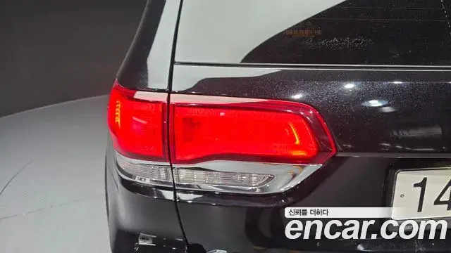 Jeep Grand Cherokee 2021 — ფოტო 12/34