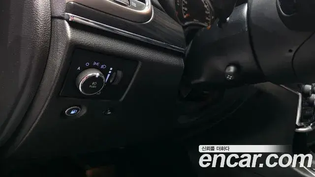 Jeep Grand Cherokee 2021 — ფოტო 17/34