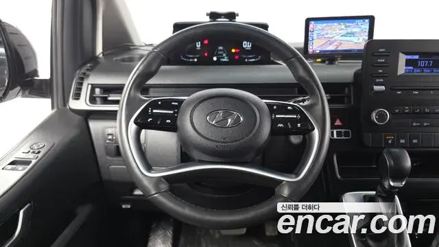 Hyundai Staria 2022 — Фото 13/20