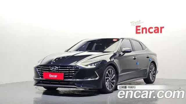 Hyundai Sonata 2019 — Фото 1/20