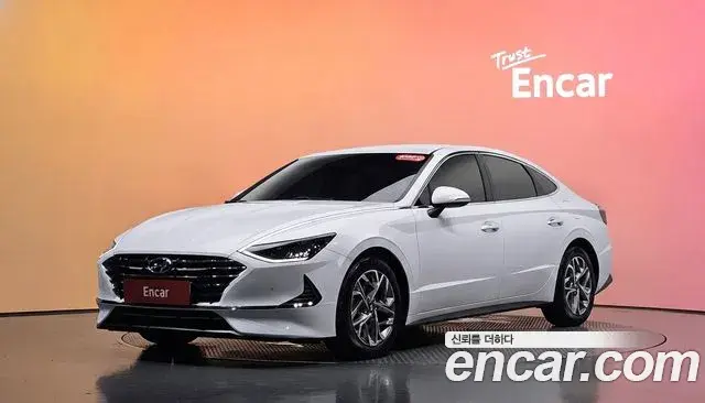 Hyundai Sonata 2019 — Фото 1/20