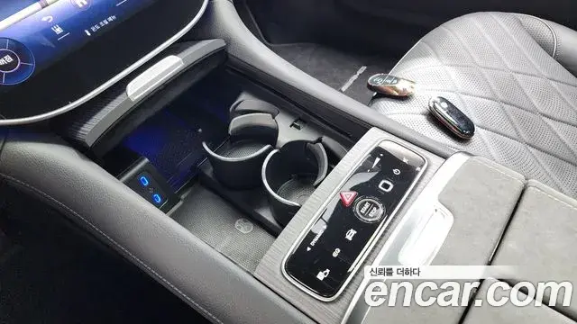 Mercedes-Benz EQS 2023 — Photo 21/34