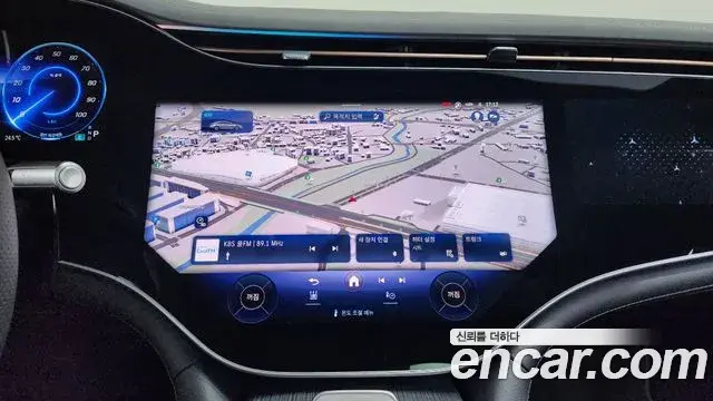 Mercedes-Benz EQS 2023 — Photo 31/34