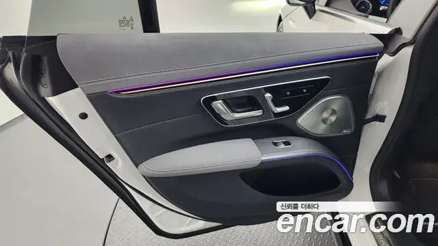 Mercedes-Benz EQS 2023 — Photo 22/34