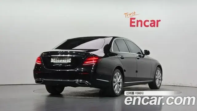Mercedes-Benz E-Class 2019 — Фото 2/20