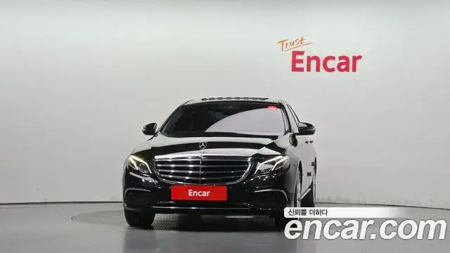 Mercedes-Benz E-Class 2019 — Фото 3/20