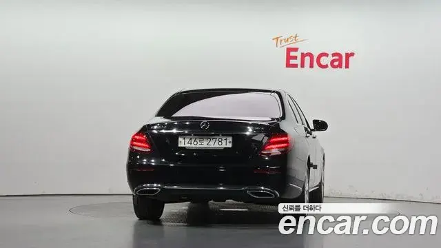Mercedes-Benz E-Class 2019 — Фото 4/20