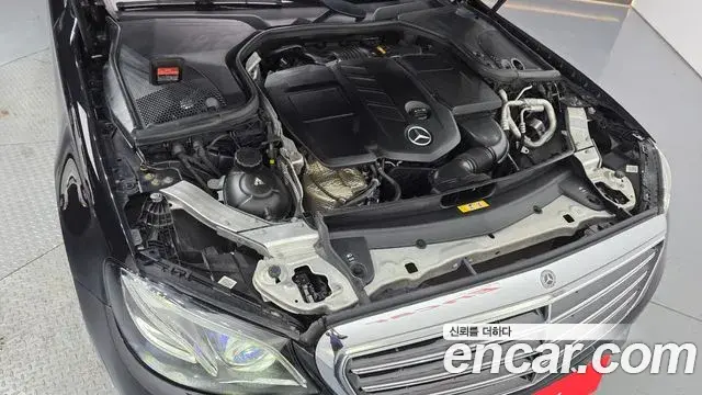 Mercedes-Benz E-Class 2019 — Фото 6/20