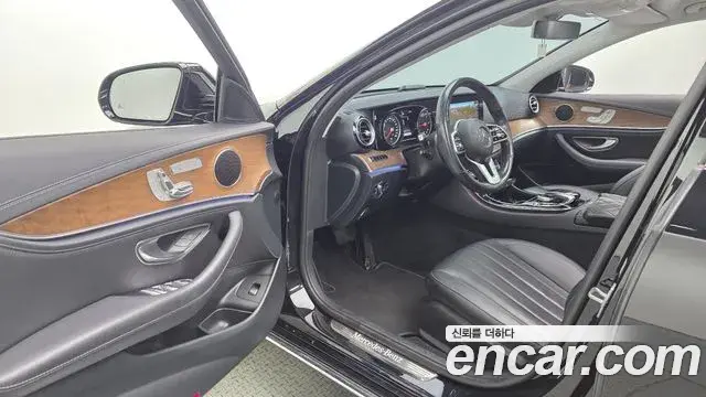 Mercedes-Benz E-Class 2019 — Фото 10/20